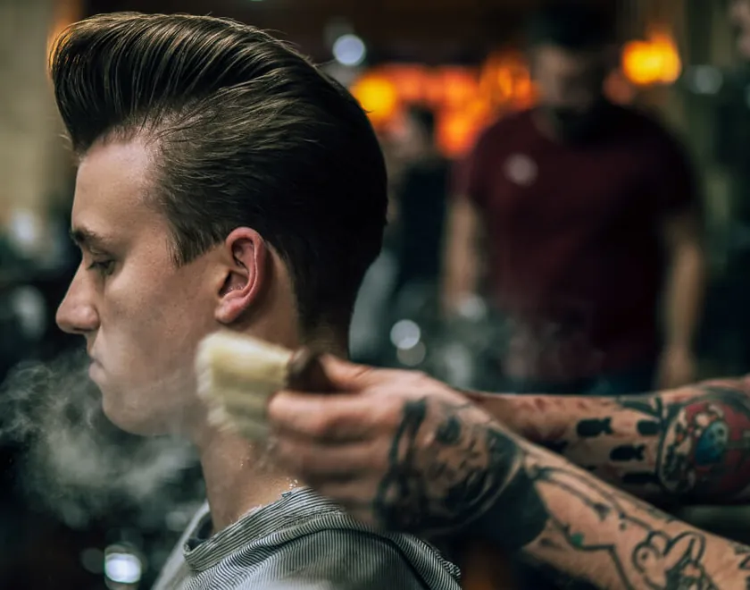 Styling capelli uomo con spazzola